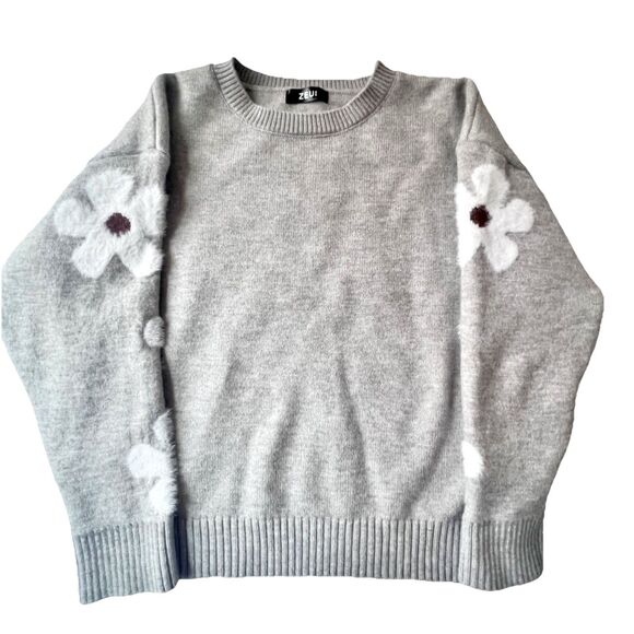ZEUI Women’s Grey Crewneck Sweater Fuzzy Floral Accents Size Large Cozy Soft - Picture 1 of 16